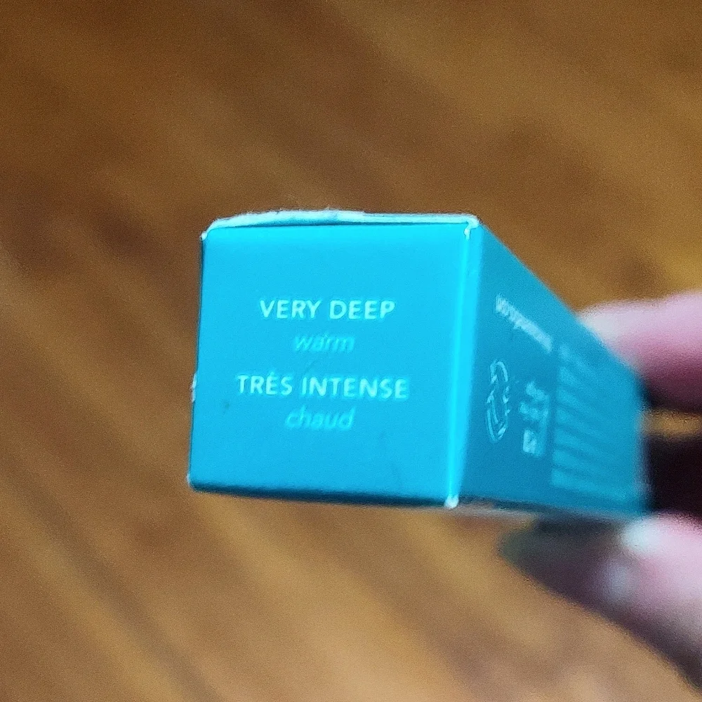 NIB Thrive Cosmetics Buildable Blur HD Creaseless Concealer